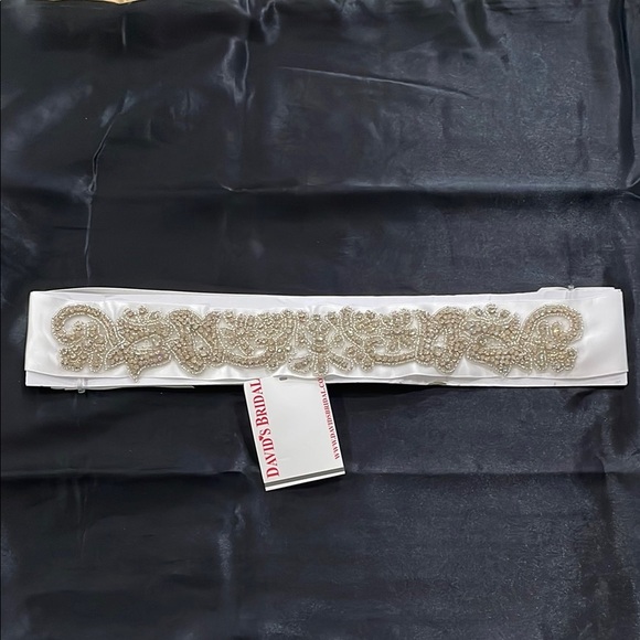 David's Bridal NWT White Heavily Embellished Rhinestone Wedding Dress Sash - Picture 1 of 7